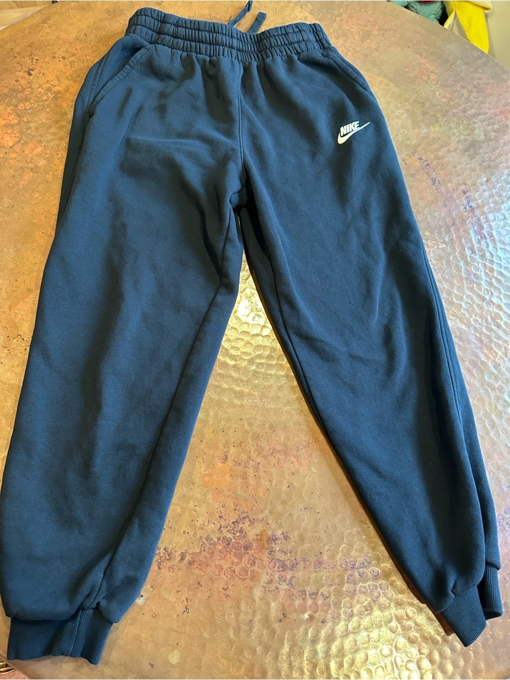 Nike black Kids Jogger Sweatpants in large.